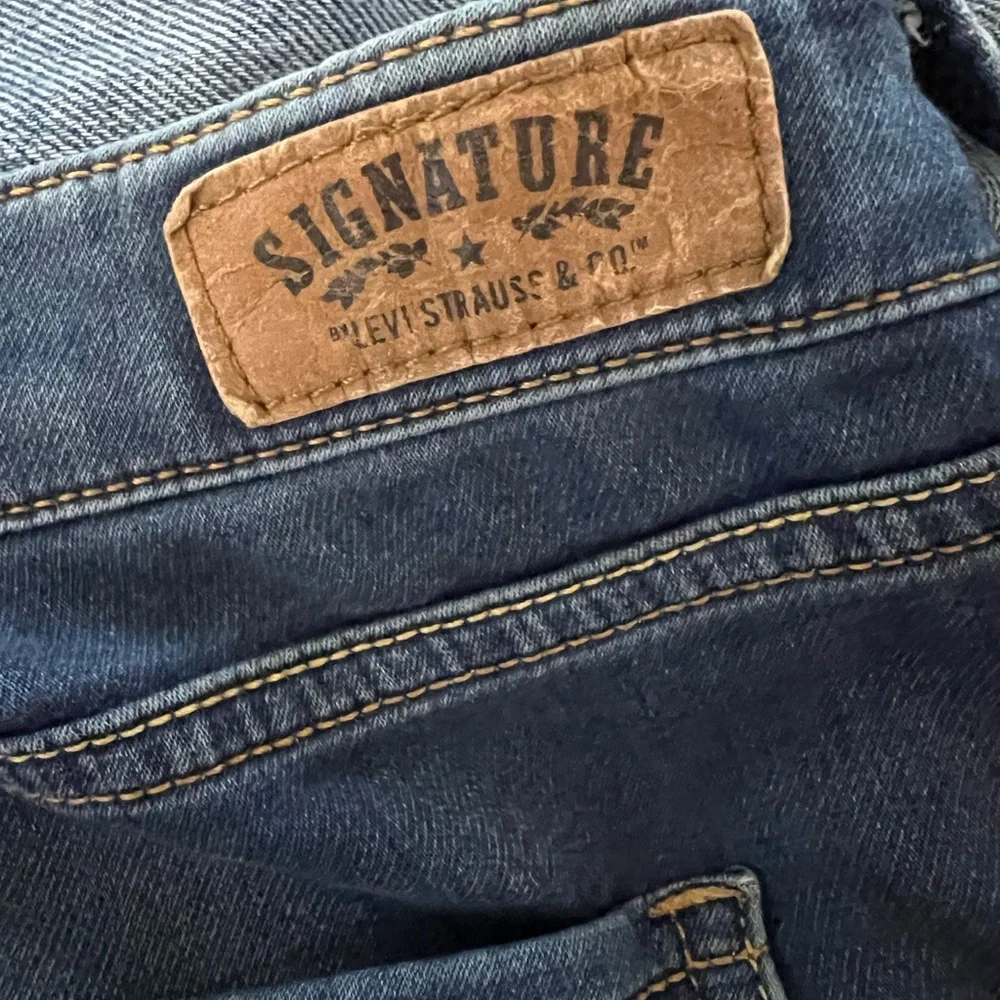 Levi's Blue Flare Wide Leg Jeans Retro Charm - Picture 5 of 7